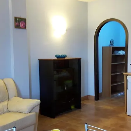 Grazioso In Apartment *